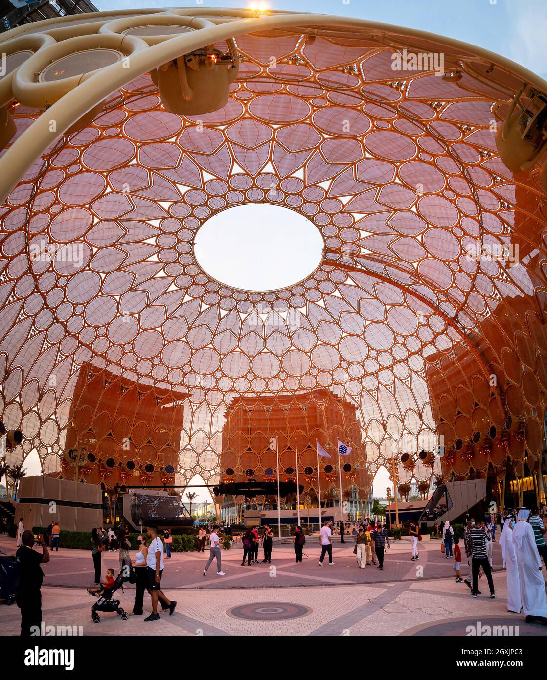 Dubai, Emirati Arabi Uniti - 3 ottobre 2020: Al Wasl Plaza dome al Dubai EXPO 2020 negli Emirati Arabi Uniti progettato come un hub centrale per il Foto Stock