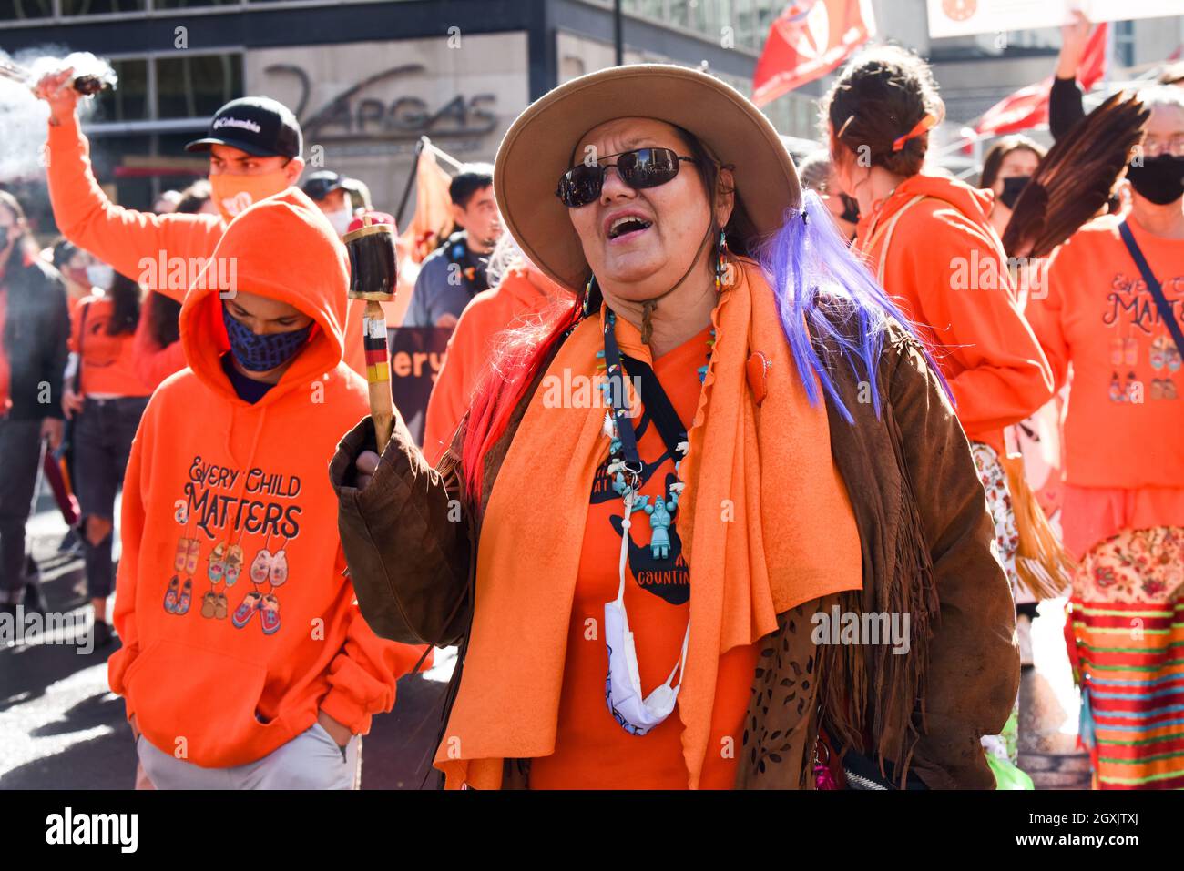 Montreal marcia per la Giornata Nazionale della verità e della riconciliazione evidenziando il passato oscuro delle scuole residenziali indiane in Canada Foto Stock