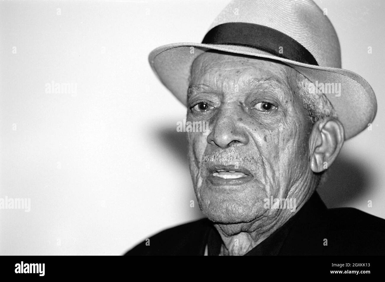 Milano 2000-04-03 : Compay Segundo, sessione fotografica al Palavobis Foto Stock
