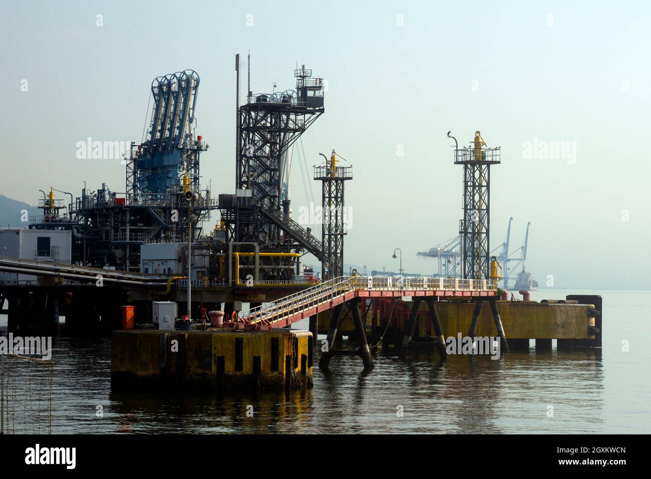 Area portuale industriale, Porto di Shizuoka, Shizuoka, Giappone Foto Stock