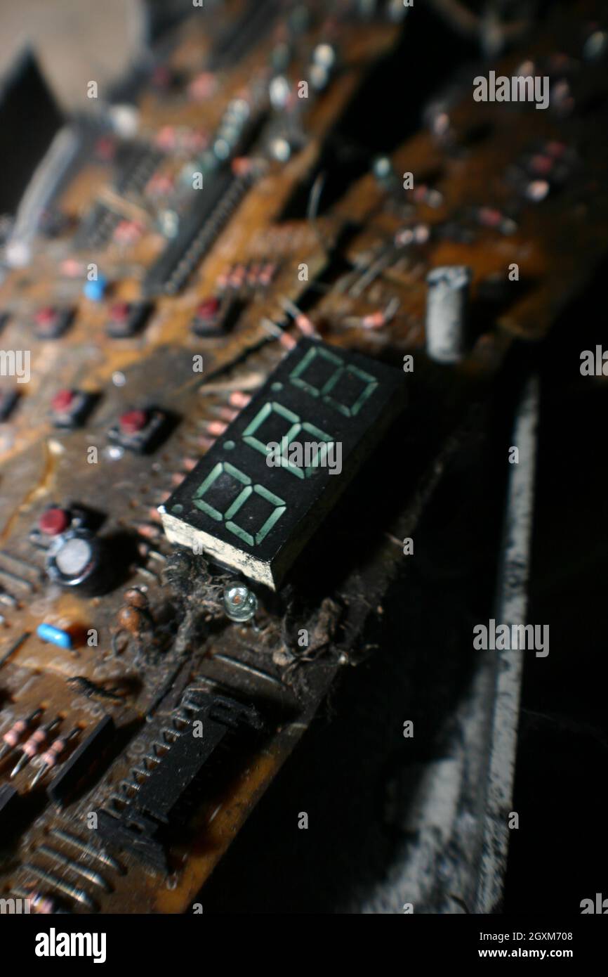 Primo piano dei meccanici e dei bottoni delle attrezzature d'epoca della fattoria Foto Stock