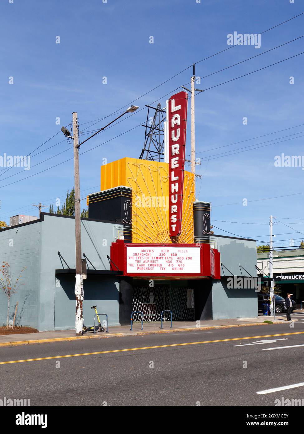 Laurelhurst Theatre, 2735 e Burnside St, Portland, Oregon. Esterno di un cinema indie nel quartiere di Laurelhurst. Foto Stock