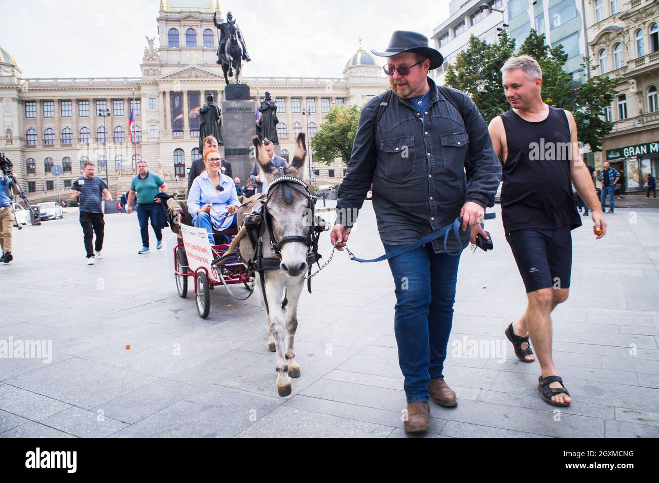 La presidente del movimento dei cittadini Tricolor e il capo di Praga della formazione politica Trikolora Svobodni Soukromnici Zuzana Majerova Zahradnikova Drive Foto Stock