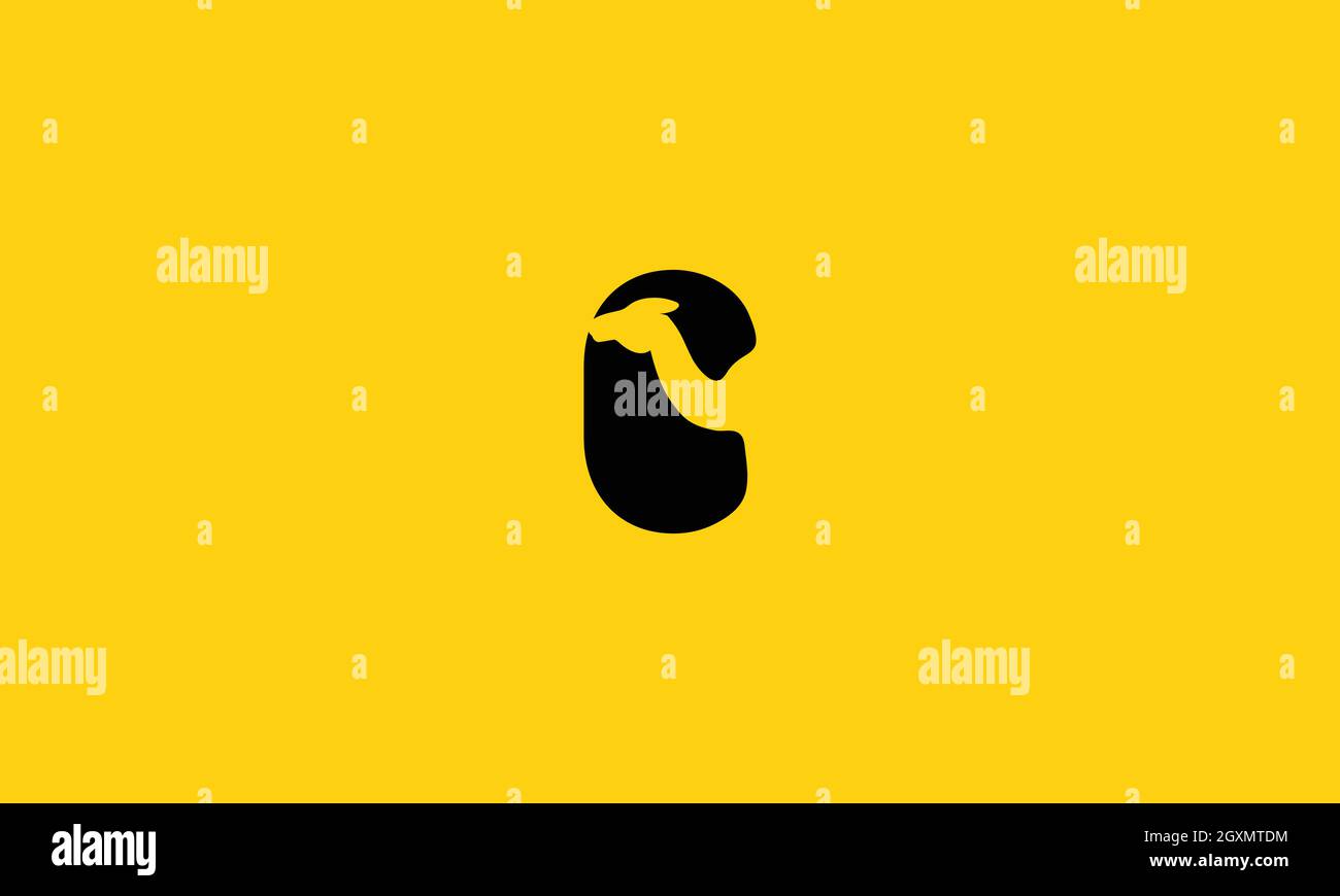 C logo con cammello in negativo spazio deserto logo Illustrazione Vettoriale