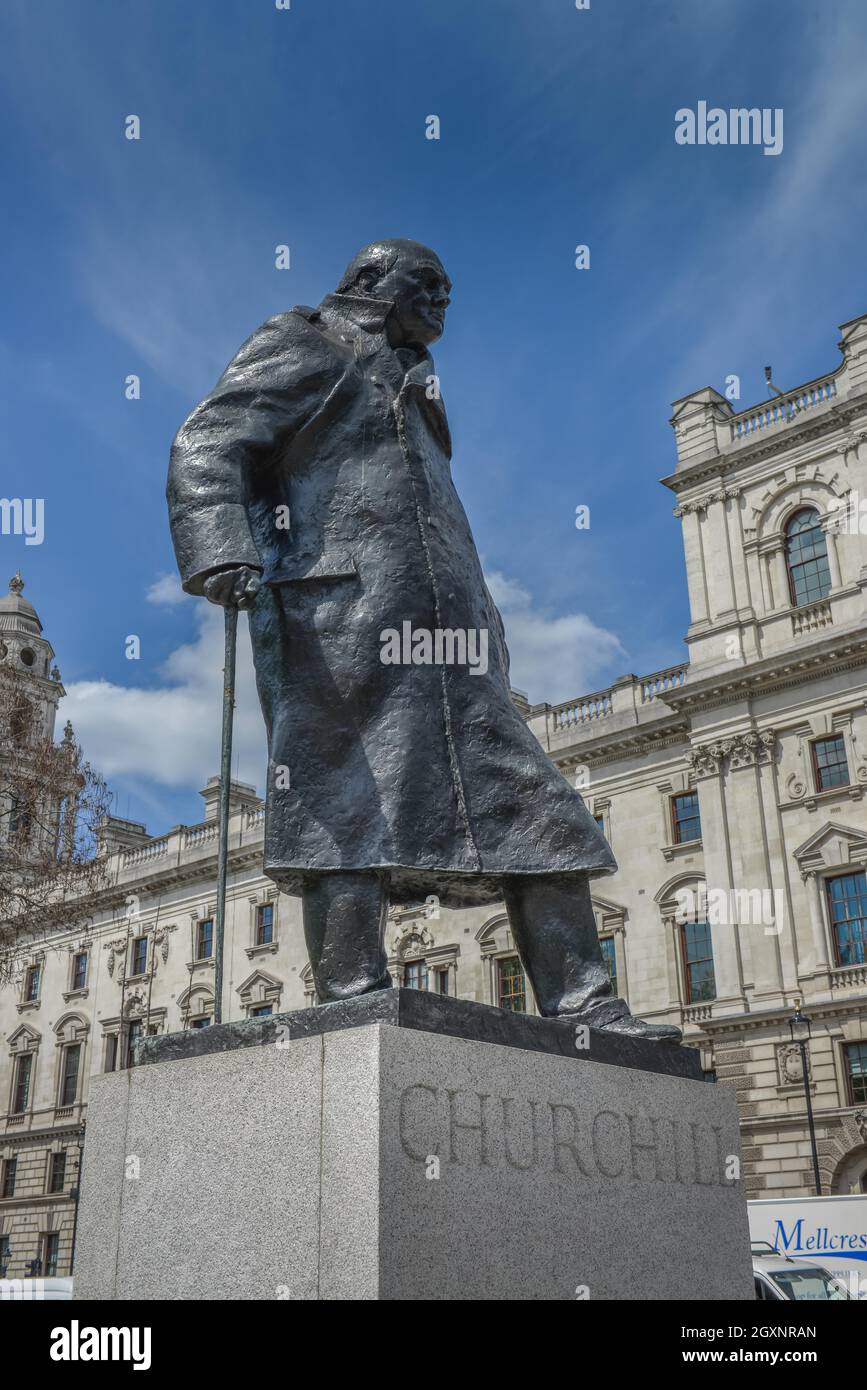 Statua, Winston Churchill, Piazza del Parlamento, Londra, Inghilterra, Regno Unito Foto Stock