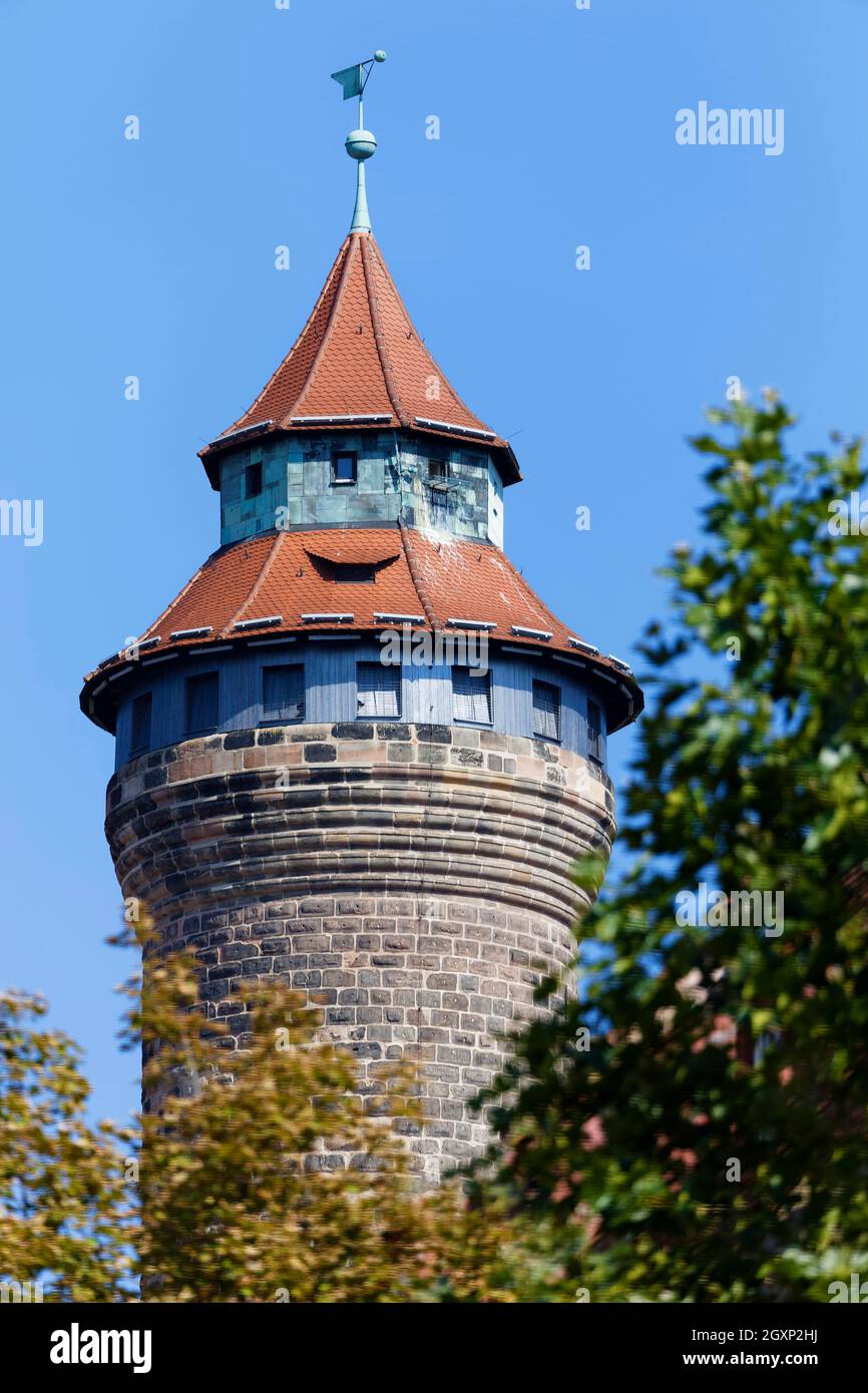 Sinwell Tower, costruita 13 ° secolo, altezza 41 metri, difesa torre e torre, torre rotonda del Castello di Norimberga, Castello Imperiale, Sebald Old Foto Stock