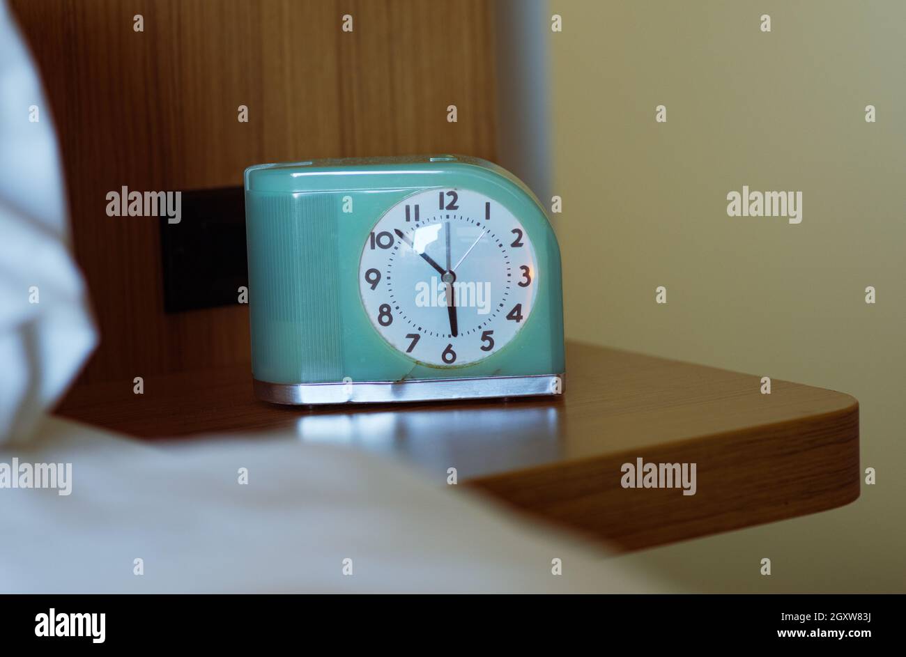 Vecchio sveglia in camera Foto Stock