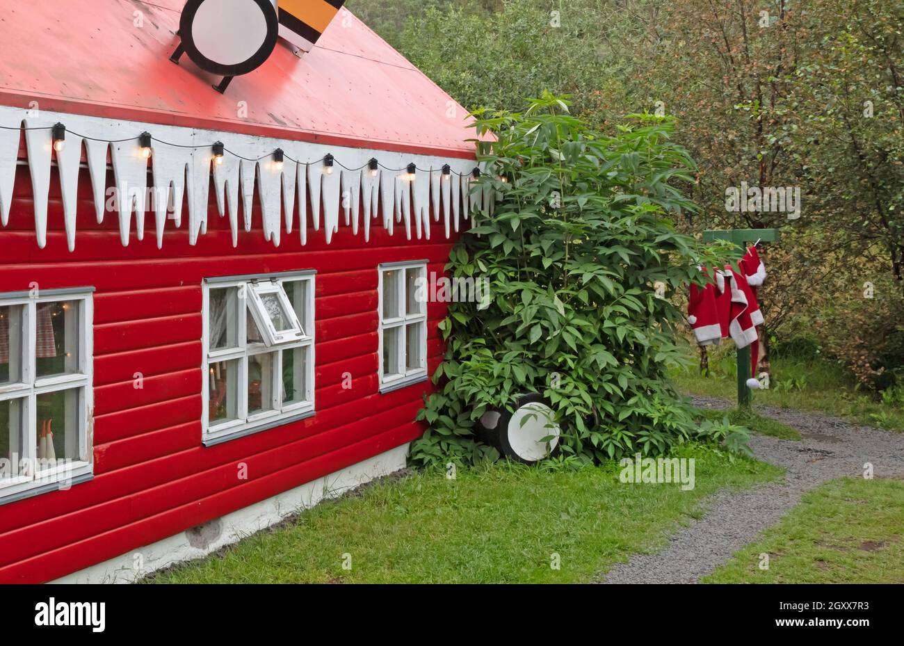 Akureyri, Islanda il 4 agosto 2021: Questa è la casa di Babbo Natale ad  Akureyri, nel nord dell'Islanda, dove i visitatori entrano per comprare  caramelle e Cristo Foto stock - Alamy