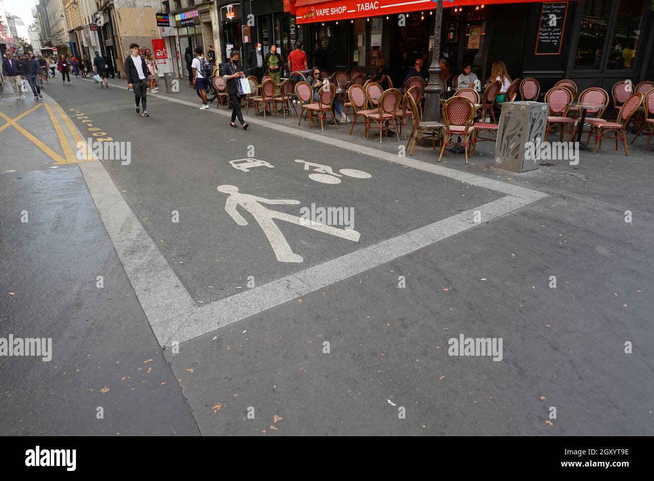 Parigi, Begegnungszone // Parigi, spazio condiviso Foto Stock