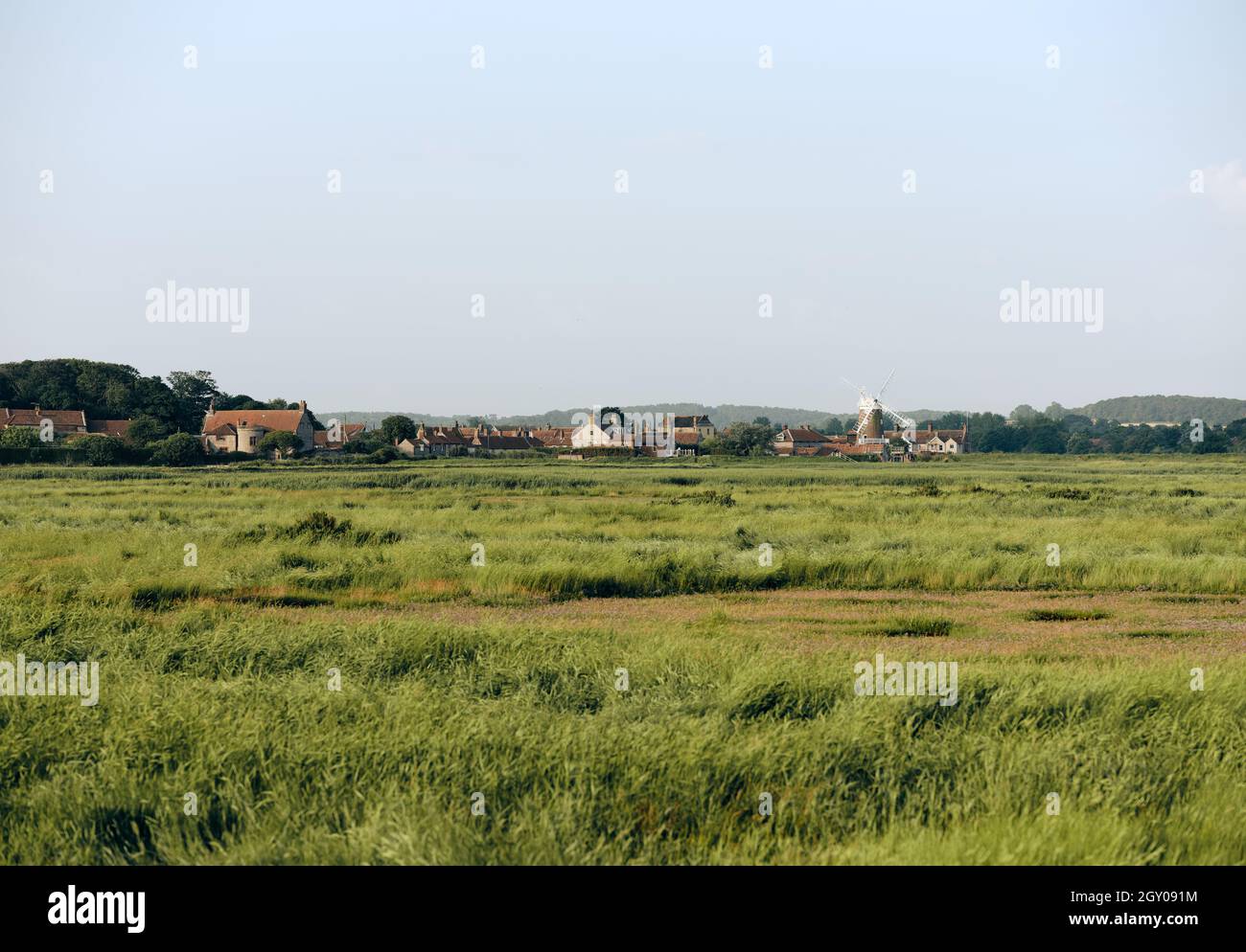 Cley vicino il villaggio di mare e la riserva naturale di Cley Marshes Norfolk Inghilterra UK Foto Stock