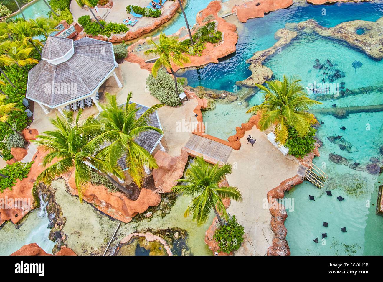 Vista aerea del resort con acquari aperti di give ray Foto Stock