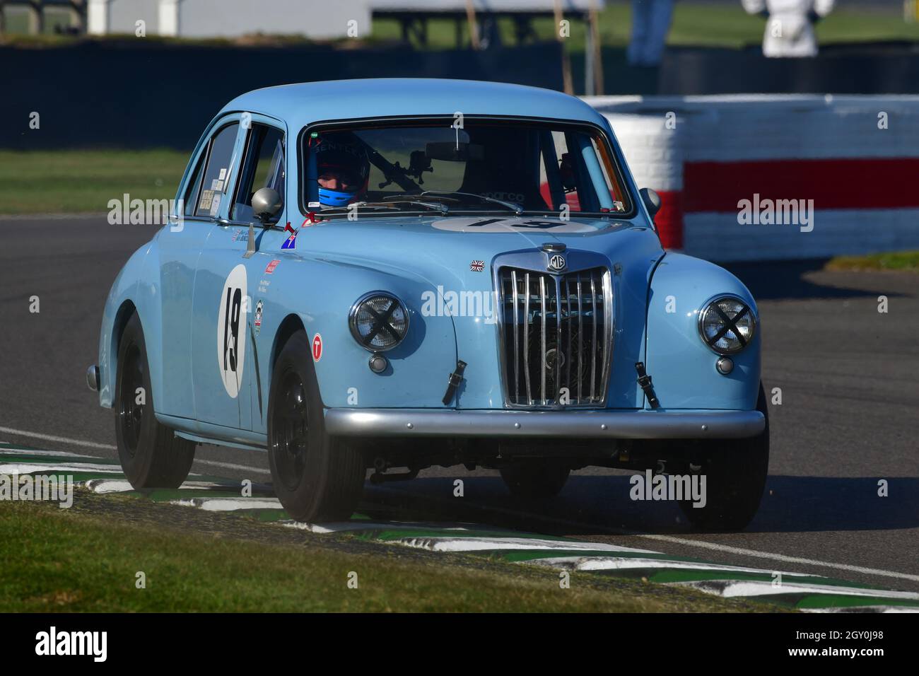 Alex Buncombe, Bruce Champman, MG Magnette ZB, St Mary’s Trophy Race, parti 1 e 2, berline che ha preso in pista tra il 1950 e il 1959, Goodwoo Foto Stock