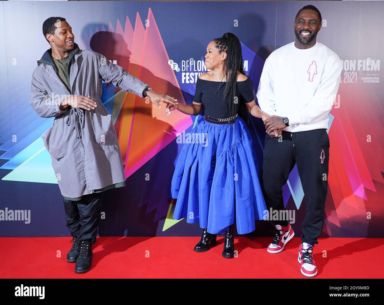 Jonathan Majors, Regina King e Idris Elba alla conferenza stampa di Harder loro Fall al Mayfair Hotel di Londra durante il BFI London Film Festival. Data foto: Mercoledì 6 ottobre 2021. Foto Stock