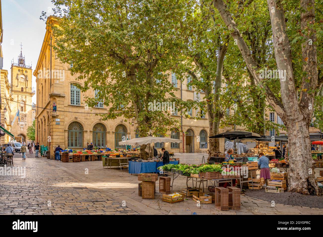 Bancarella di mercato su Place Richelme ad Aix-en-Provence, Francia meridionale Foto Stock
