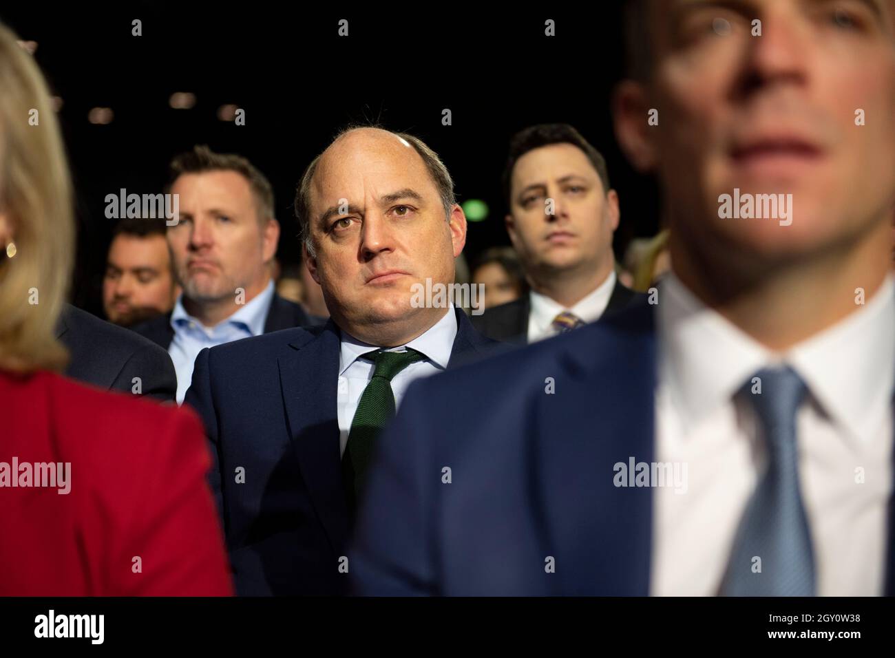 Manchester, Inghilterra, Regno Unito. 6 ottobre 2021. NELLA FOTO: Il primo Ministro britannico e leader del partito conservatore britannico si chiude rivolgendo alla Conferenza Nazionale con il suo discorso di nota chiave per costruire meglio, (a destra) Carrie Symonds; la Conferenza del partito conservatore #CPC21. Credit: Colin Fisher/Alamy Live News Foto Stock