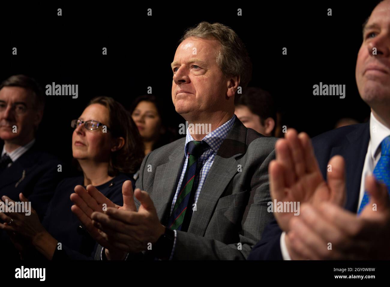Manchester, Inghilterra, Regno Unito. 6 ottobre 2021. NELLA FOTO: Il primo Ministro britannico e leader del partito conservatore britannico si chiude rivolgendo alla Conferenza Nazionale con il suo discorso di nota chiave per costruire meglio, (a destra) Carrie Symonds; la Conferenza del partito conservatore #CPC21. Credit: Colin Fisher/Alamy Live News Foto Stock