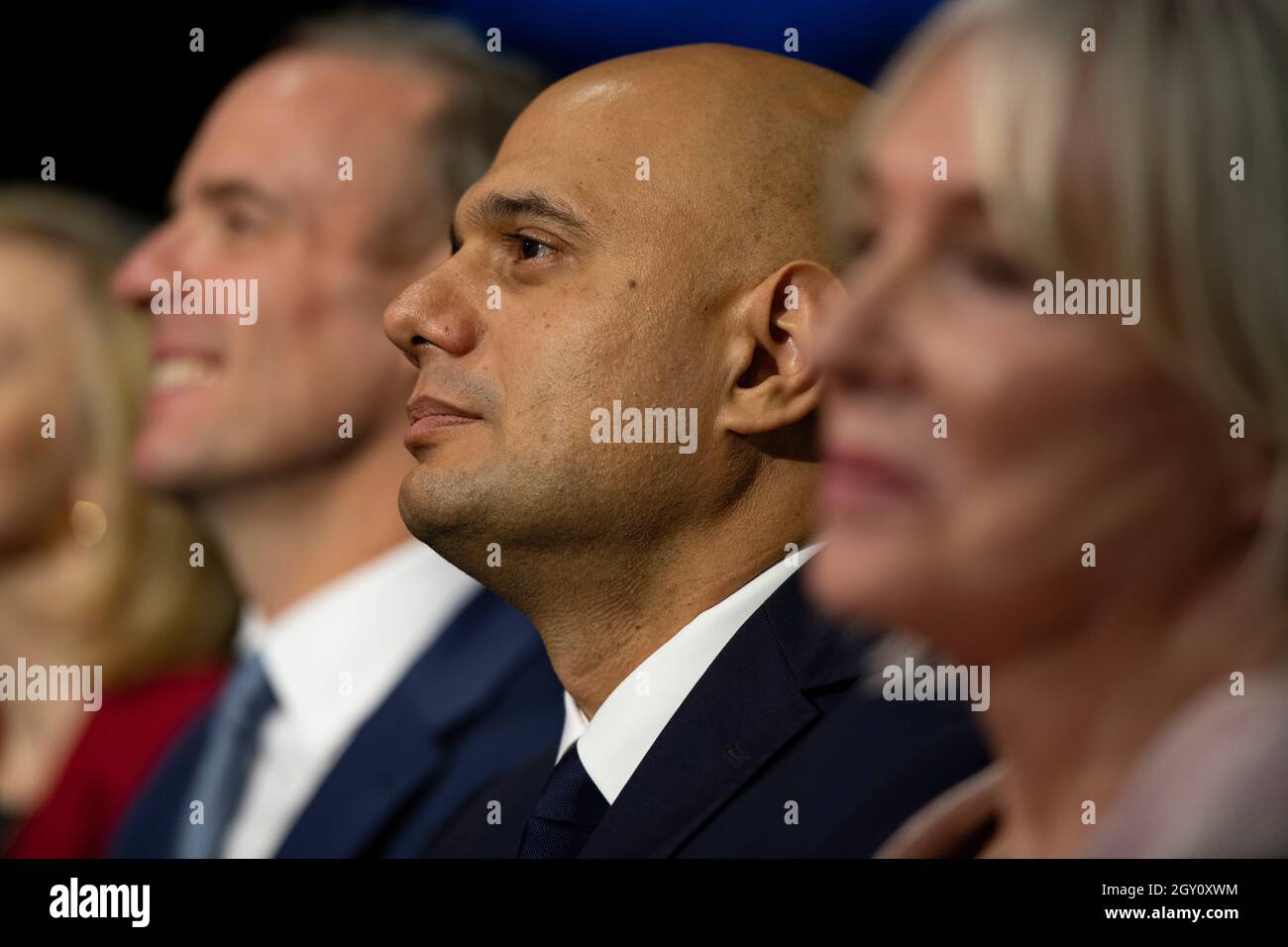 Manchester, Inghilterra, Regno Unito. 6 ottobre 2021. NELLA FOTO: Il primo Ministro britannico e leader del partito conservatore britannico si chiude rivolgendo alla Conferenza Nazionale con il suo discorso di nota chiave per costruire meglio, (a destra) Carrie Symonds; la Conferenza del partito conservatore #CPC21. Credit: Colin Fisher/Alamy Live News Foto Stock