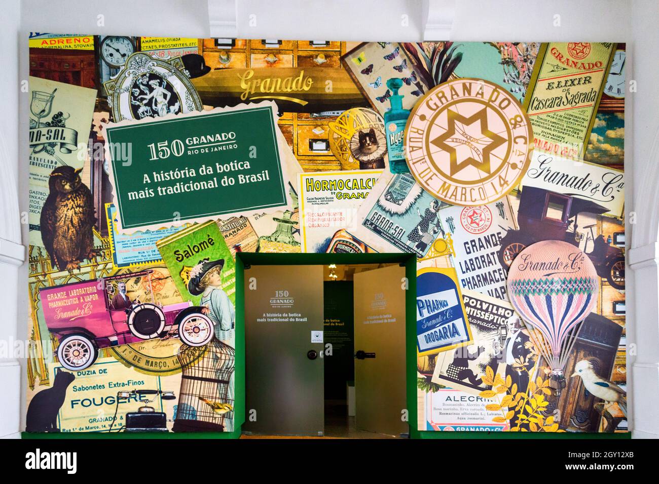 Mostra che celebra il 150° anniversario della Granado Pharmacies, considerata la farmacia più tradizionale del Brasile. L'immagine è stata presa in t Foto Stock