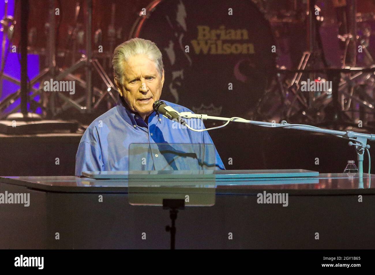 Brian Wilson, co-fondatore dei Beach Boys, si esibisce in concerto al Paramount il 5 ottobre 2021 a Huntington, New York. Foto Stock