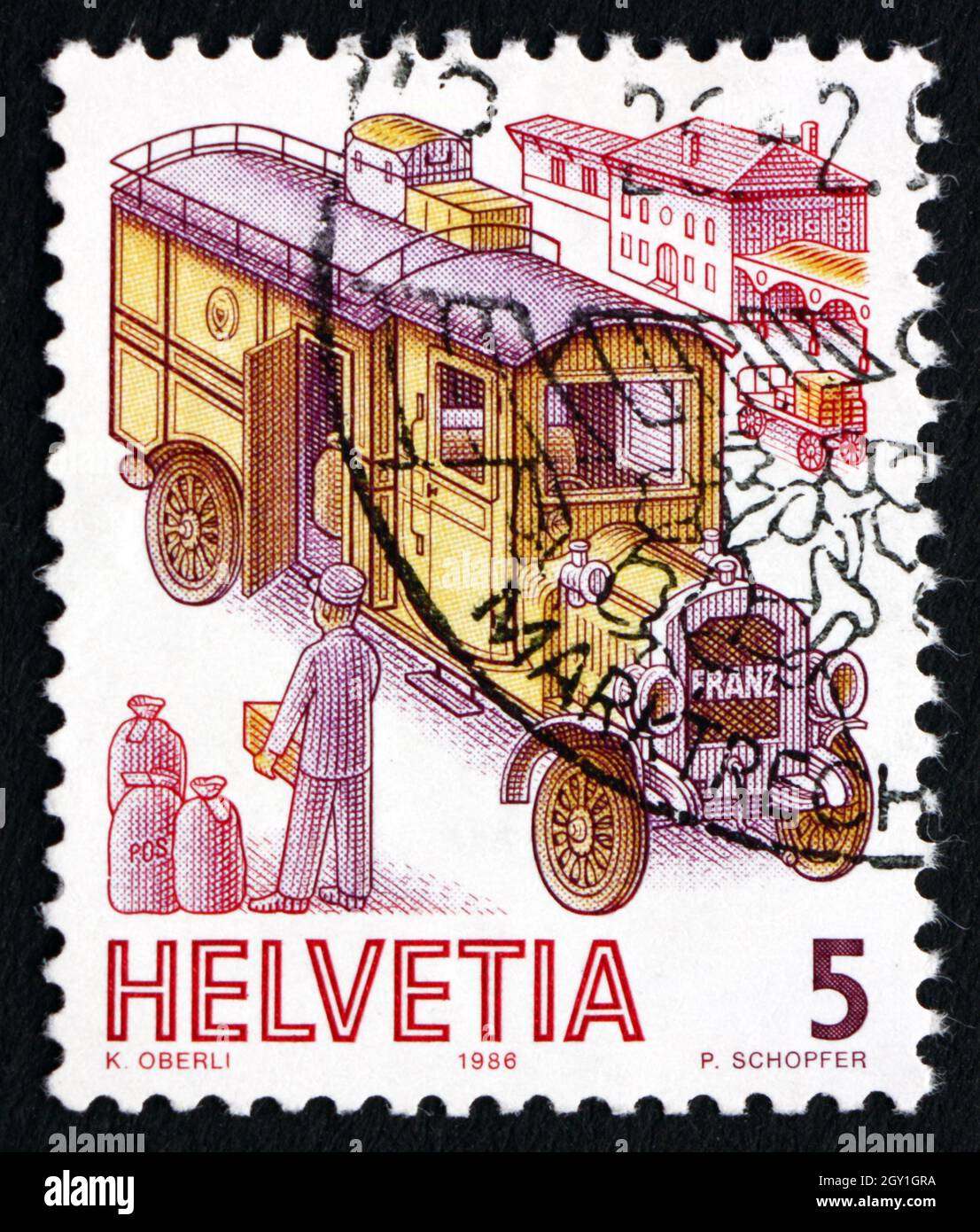 SVIZZERA - CIRCA 1986: Un francobollo stampato in Svizzera mostra Franz Mail Van, 1911, circa 1986 Foto Stock