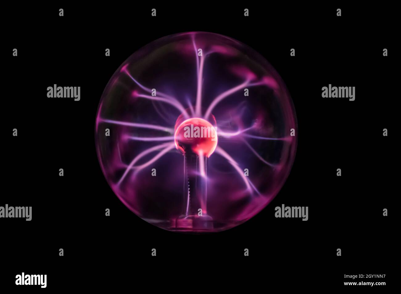 sfera al plasma incandescente con fasci di luce Foto Stock