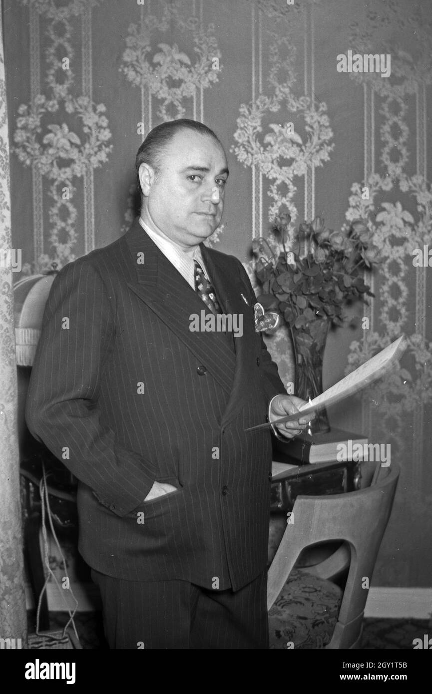 Vobereitung einer Aufführung an der Oper, Deutschland 1940er Jahre. Preparazione di una performance lirica, Germania anni quaranta. Foto Stock