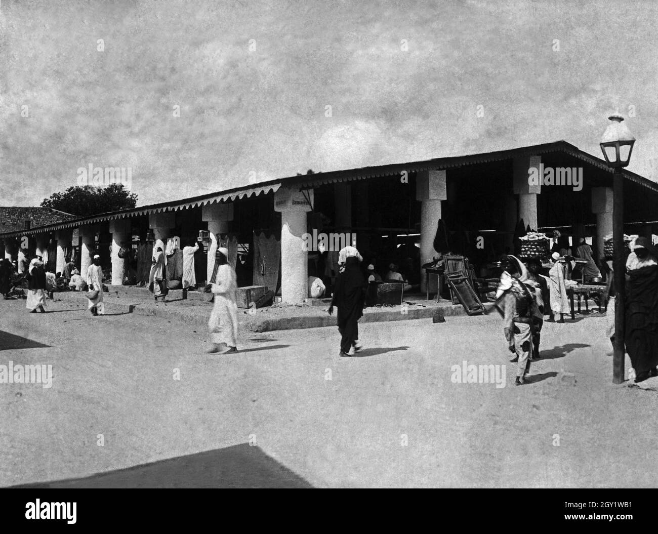 Markthalle in Dar es Salam, Deutsch-Ostafrika 1900er Jahre. Sala del mercato principale a Dar es Salam, Africa orientale tedesca del 1900. Foto Stock