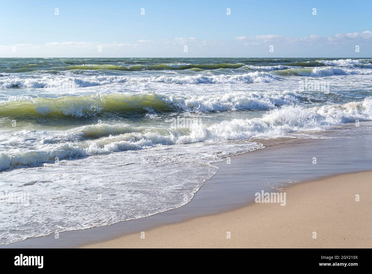 La costa olandese del Mare del Nord in una giornata di tempesta Foto Stock