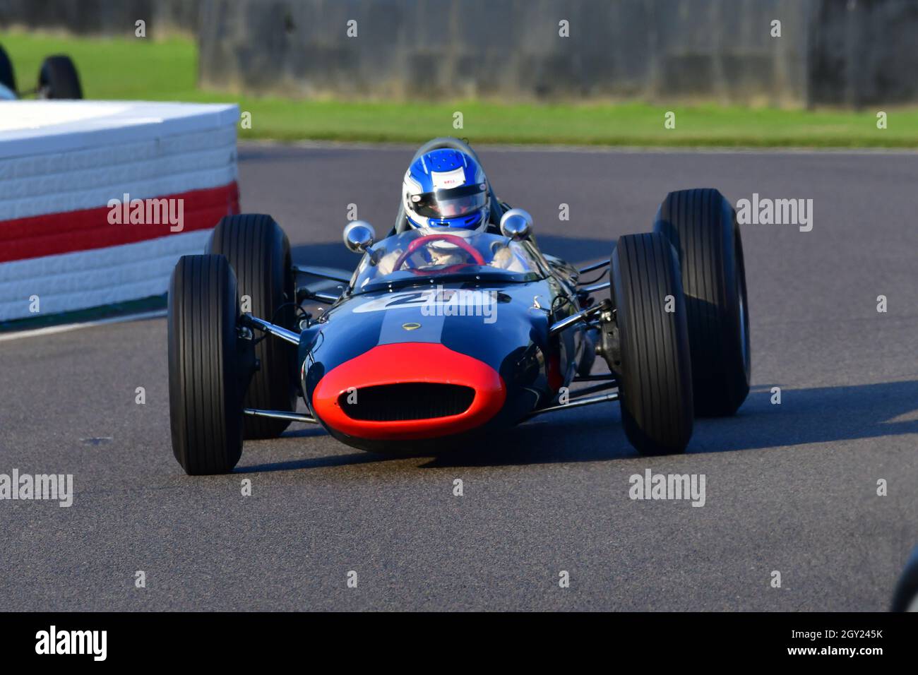 John Milicevic, Lotus-BRM 24, Glover Trophy, 1500cc Grand Prix che ha gareggiato tra il 1961 e il 1965, Goodwood Revival 2021, Goodwood, Chichester, Wes Foto Stock
