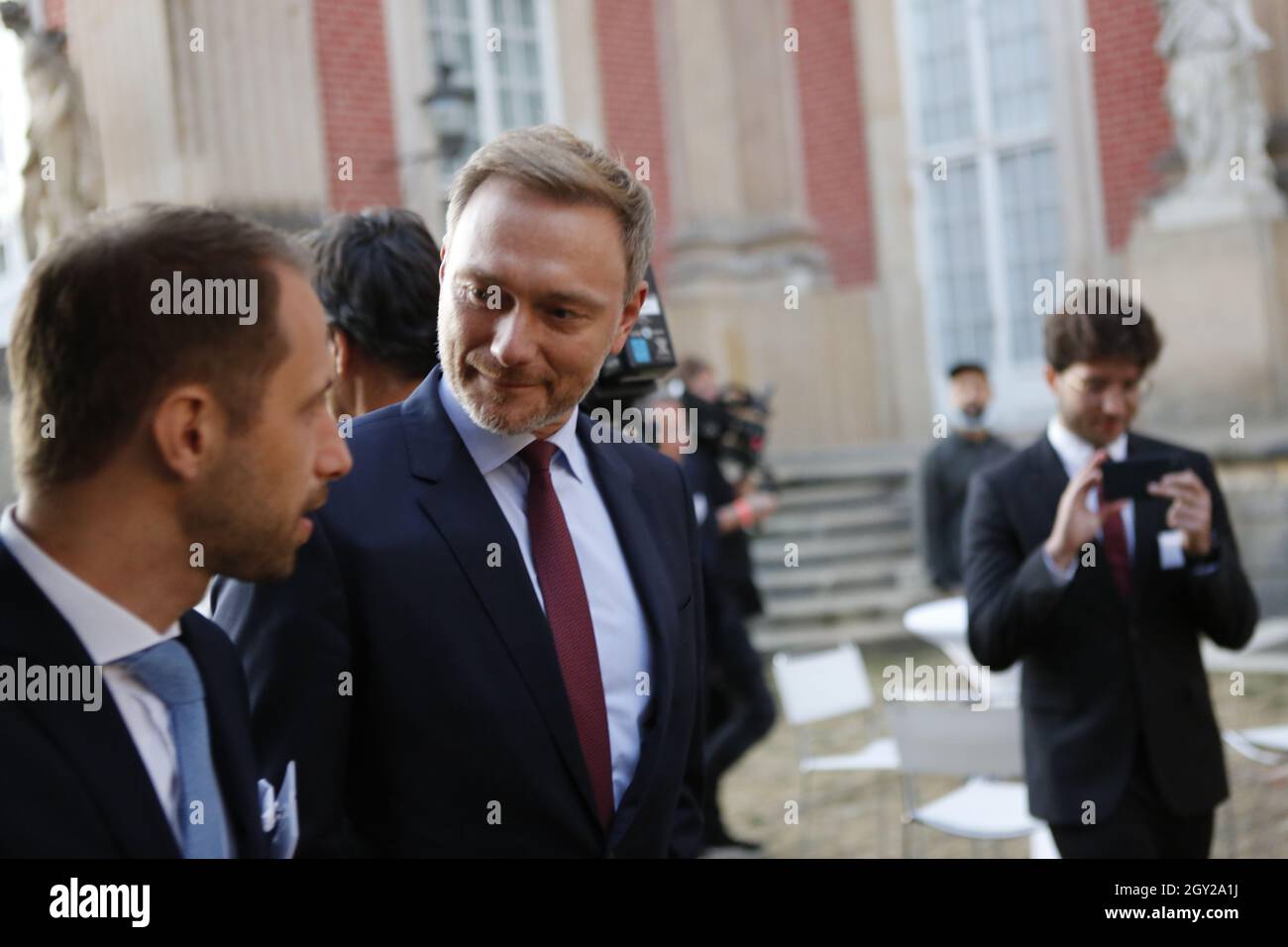 10/06/2021, Potsdam, Germania. Christian Lindner, laudatore e presidente federale del FDP. M100 Media Award: Il critico del Cremlino imprigionato Navalny riceve il premio media a Potsdam. Il premio per Navalny, imprigionato da gennaio, è accettato dal suo collega più stretto e confidente Leonid Volkov. Foto Stock