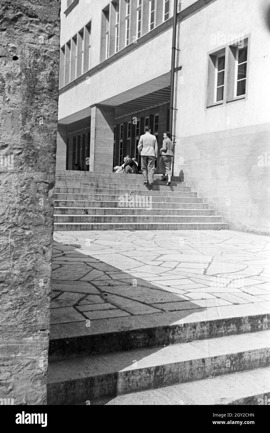 Ein Ausflug zur Ruprecht-Karls-Universität di Heidelberg, Deutsches Reich 1930er Jahre. Un'escursione alla Ruprecht Karls University in Heidelberg; Germania 1930s. Foto Stock