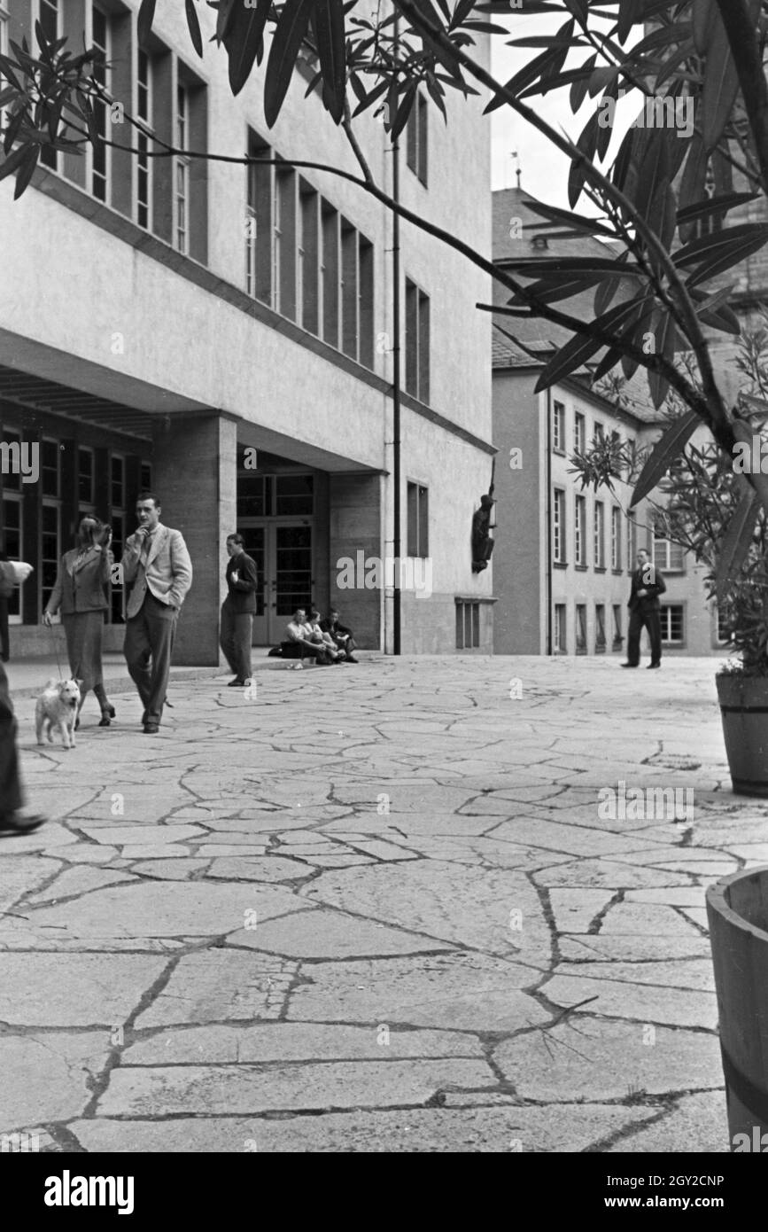 Ein Ausflug zur Ruprecht-Karls-Universität di Heidelberg, Deutsches Reich 1930er Jahre. Un'escursione alla Ruprecht Karls University in Heidelberg; Germania 1930s. Foto Stock