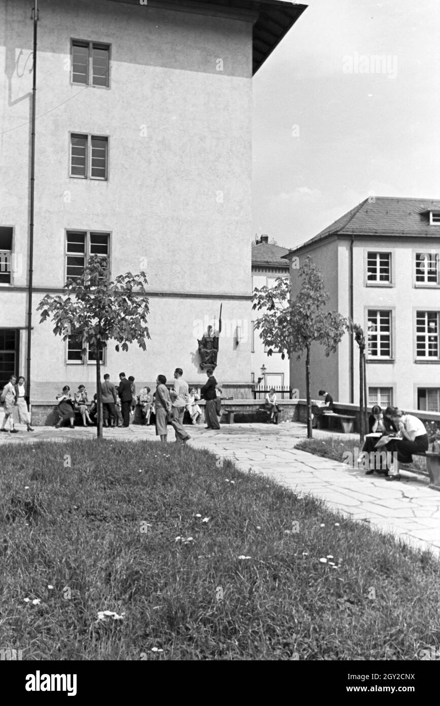 Ein Ausflug zur Ruprecht-Karls-Universität di Heidelberg, Deutsches Reich 1930er Jahre. Un'escursione alla Ruprecht Karls University in Heidelberg; Germania 1930s. Foto Stock