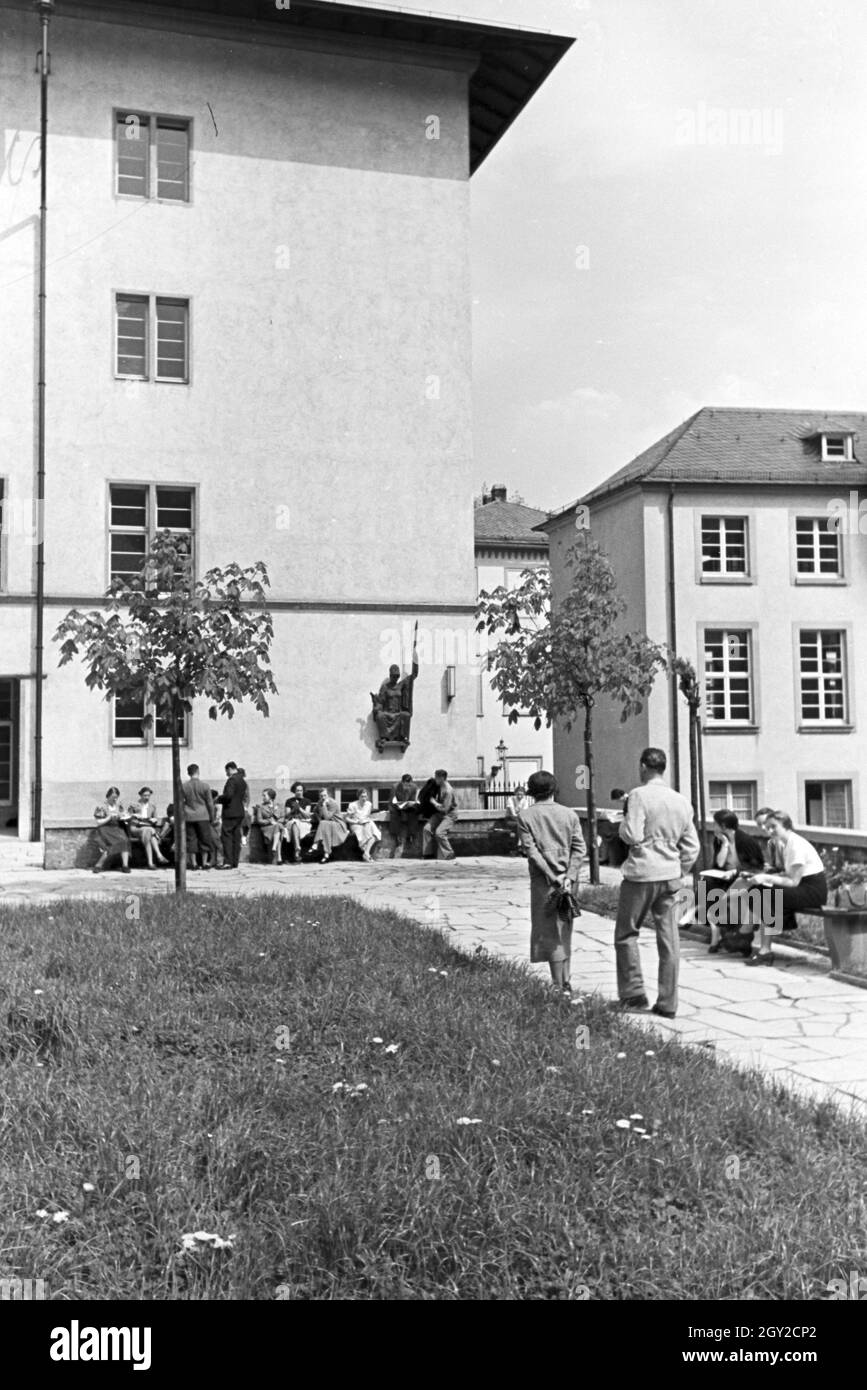 Ein Ausflug zur Ruprecht-Karls-Universität di Heidelberg, Deutsches Reich 1930er Jahre. Un'escursione alla Ruprecht Karls University in Heidelberg; Germania 1930s. Foto Stock