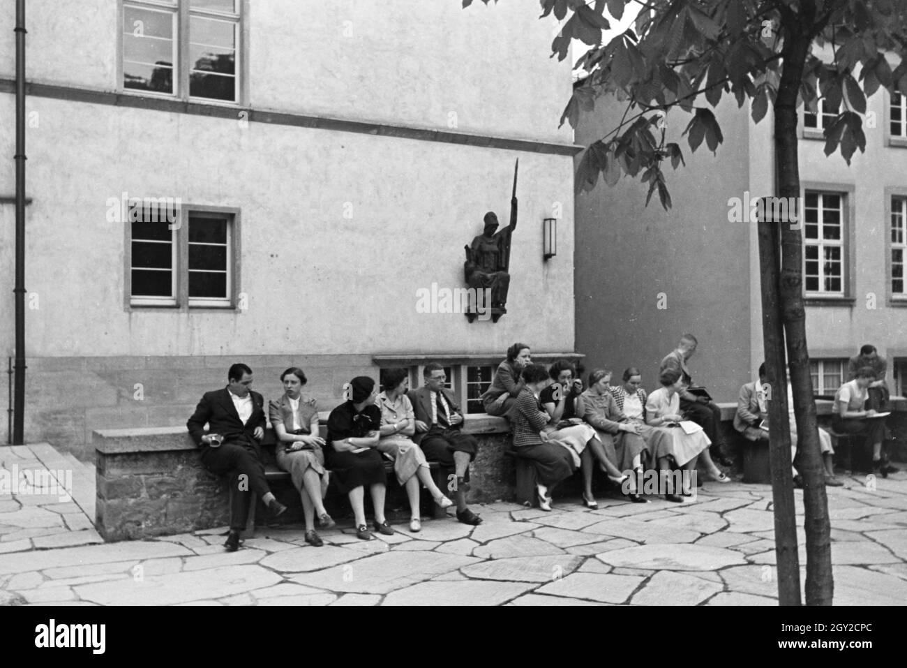Ein Ausflug zur Ruprecht-Karls-Universität di Heidelberg, Deutsches Reich 1930er Jahre. Un'escursione alla Ruprecht Karls University in Heidelberg; Germania 1930s. Foto Stock