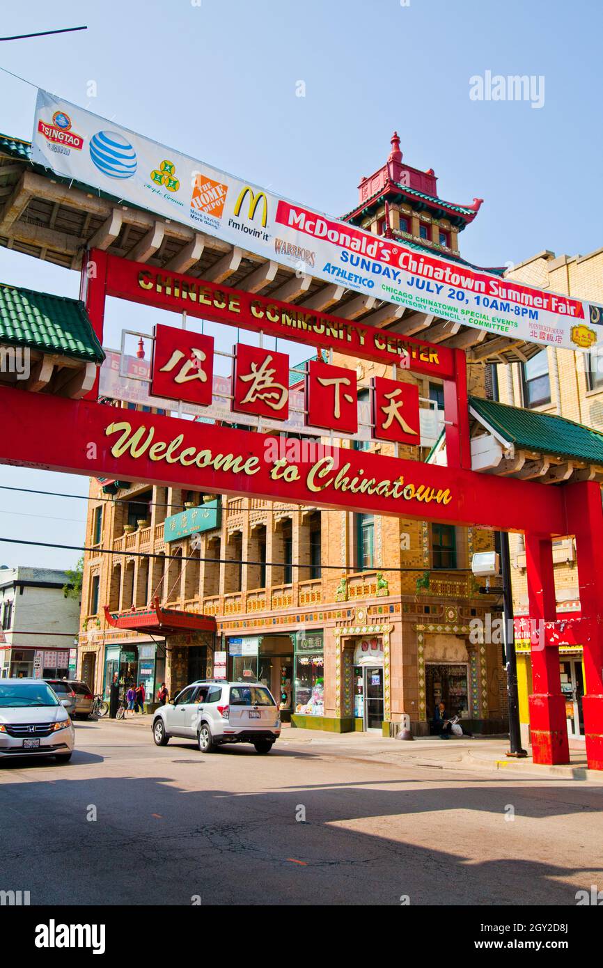 Benvenuto a Chinatown segno a Chicago alla luce del giorno Foto Stock
