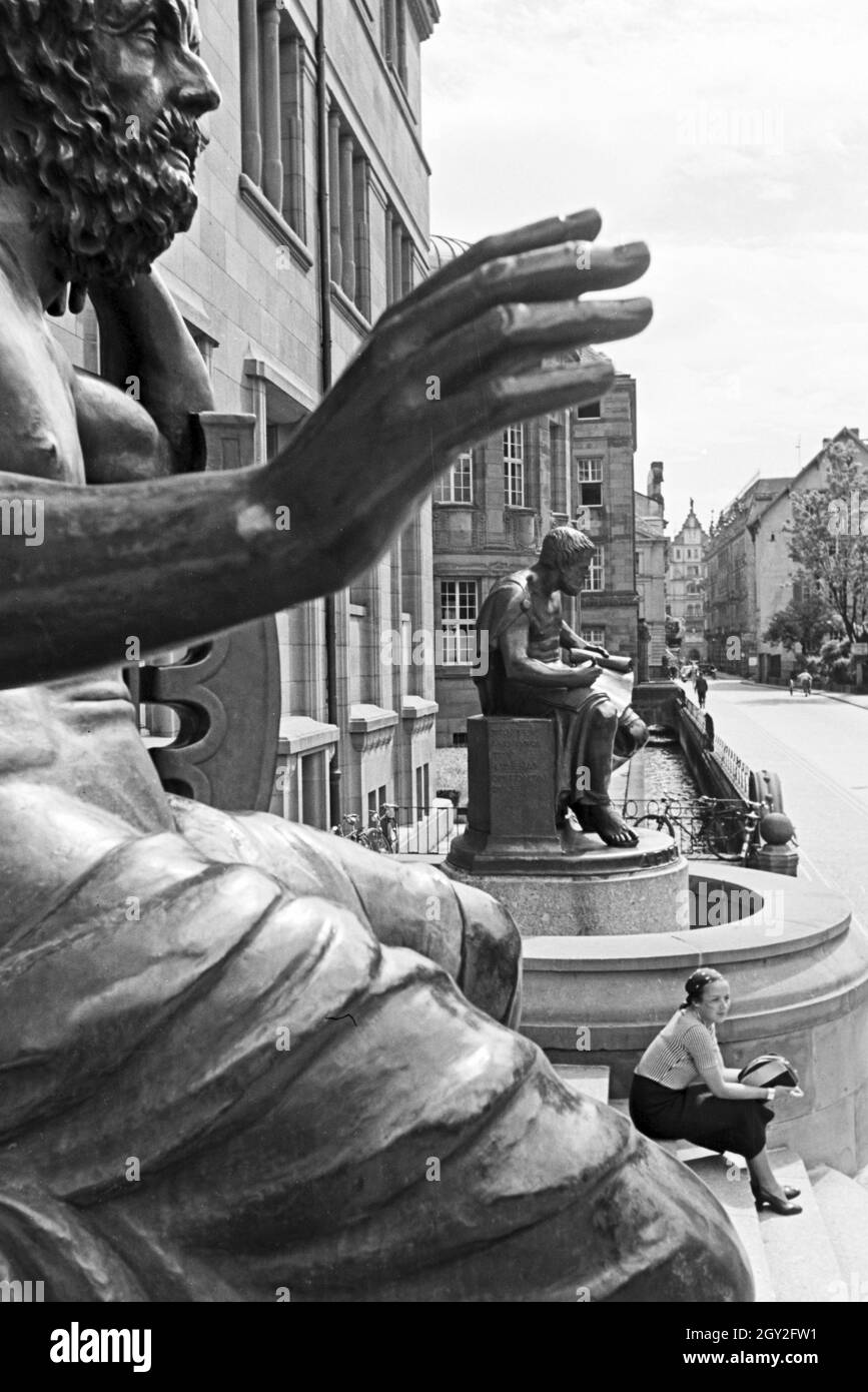 Ein Ausflug nach Freiburg im Breisgau, Deutsches Reich 1930er Jahre. Una escursione a Freiburg im Breisgau, Germania 1930s. Foto Stock Ein Ausflug nach Freiburg im Breisgau, Deutsches Reich 1930er Jahre. Una escursione a Freiburg im Breisgau, Germania 1930s. Foto Stock