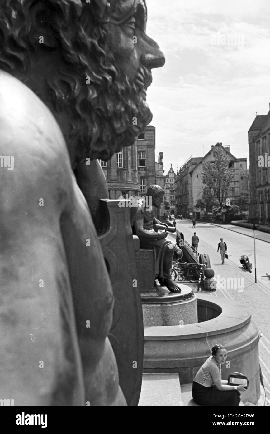 Ein Ausflug nach Freiburg im Breisgau, Deutsches Reich 1930er Jahre. Una escursione a Freiburg im Breisgau, Germania 1930s. Foto Stock Ein Ausflug nach Freiburg im Breisgau, Deutsches Reich 1930er Jahre. Una escursione a Freiburg im Breisgau, Germania 1930s. Foto Stock