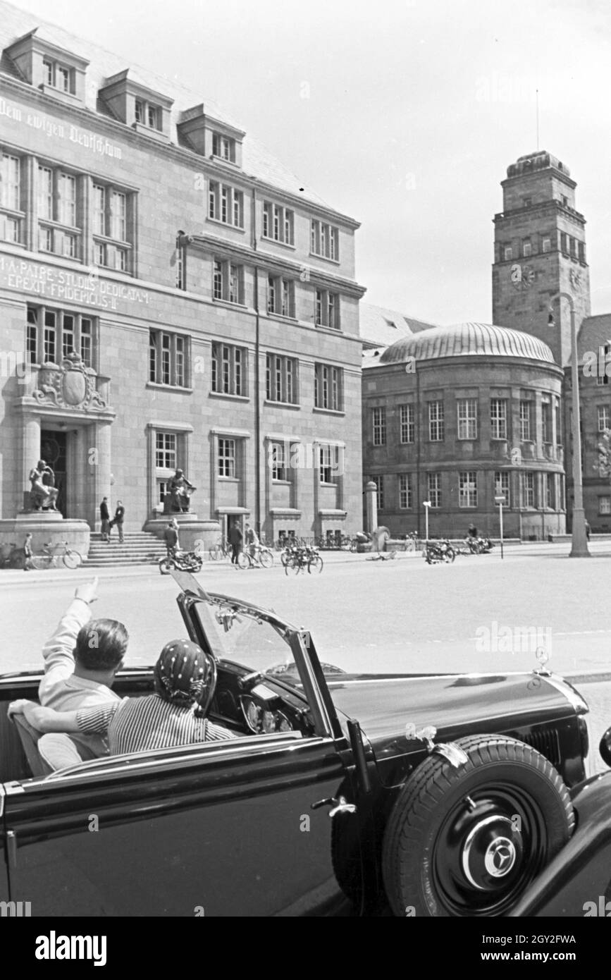 Ein Ausflug nach Freiburg im Breisgau, Deutsches Reich 1930er Jahre. Una escursione a Freiburg im Breisgau, Germania 1930s. Foto Stock Ein Ausflug nach Freiburg im Breisgau, Deutsches Reich 1930er Jahre. Una escursione a Freiburg im Breisgau, Germania 1930s. Foto Stock