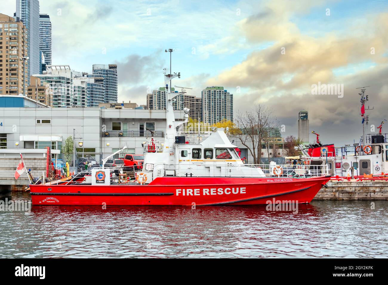 WM. Thornton Fire Rescue Boat sul lago Ontario, sul lungomare di Toronto, Canada Foto Stock