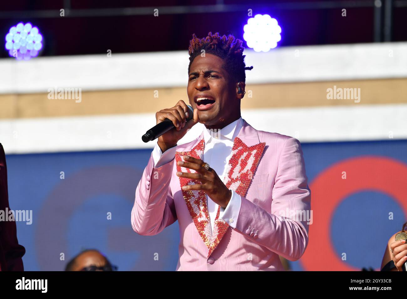 Jon Batiste si esibisce al 2021 Global Citizen Live: New York il 25 settembre 2021 a Central Park a New York City. Foto Stock