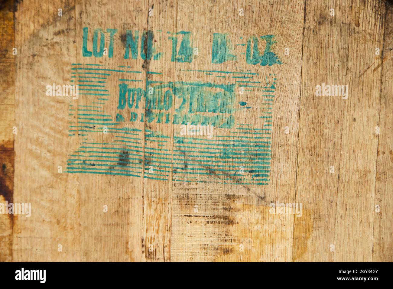 Texture particolare del barile del vino con timbro teale Foto Stock