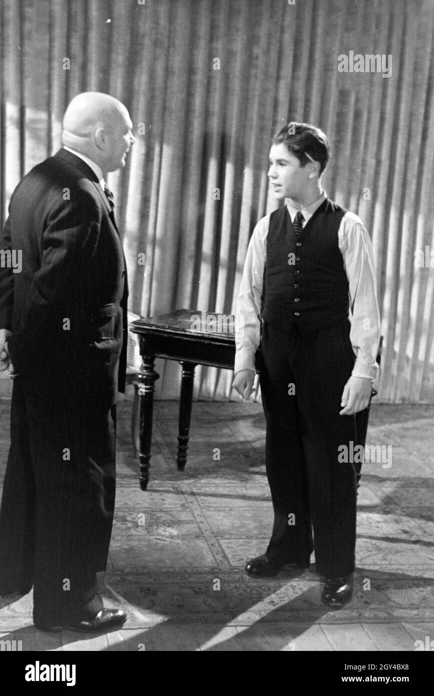 Schauspieler bei Probeaufnahmen für den Film Familienanschluss von Carl Boese; Deutschland ca. 1940. Gli attori a audition per la pellicola Familienanschluss da Carl Boese; Germania ca. 1940. Foto Stock