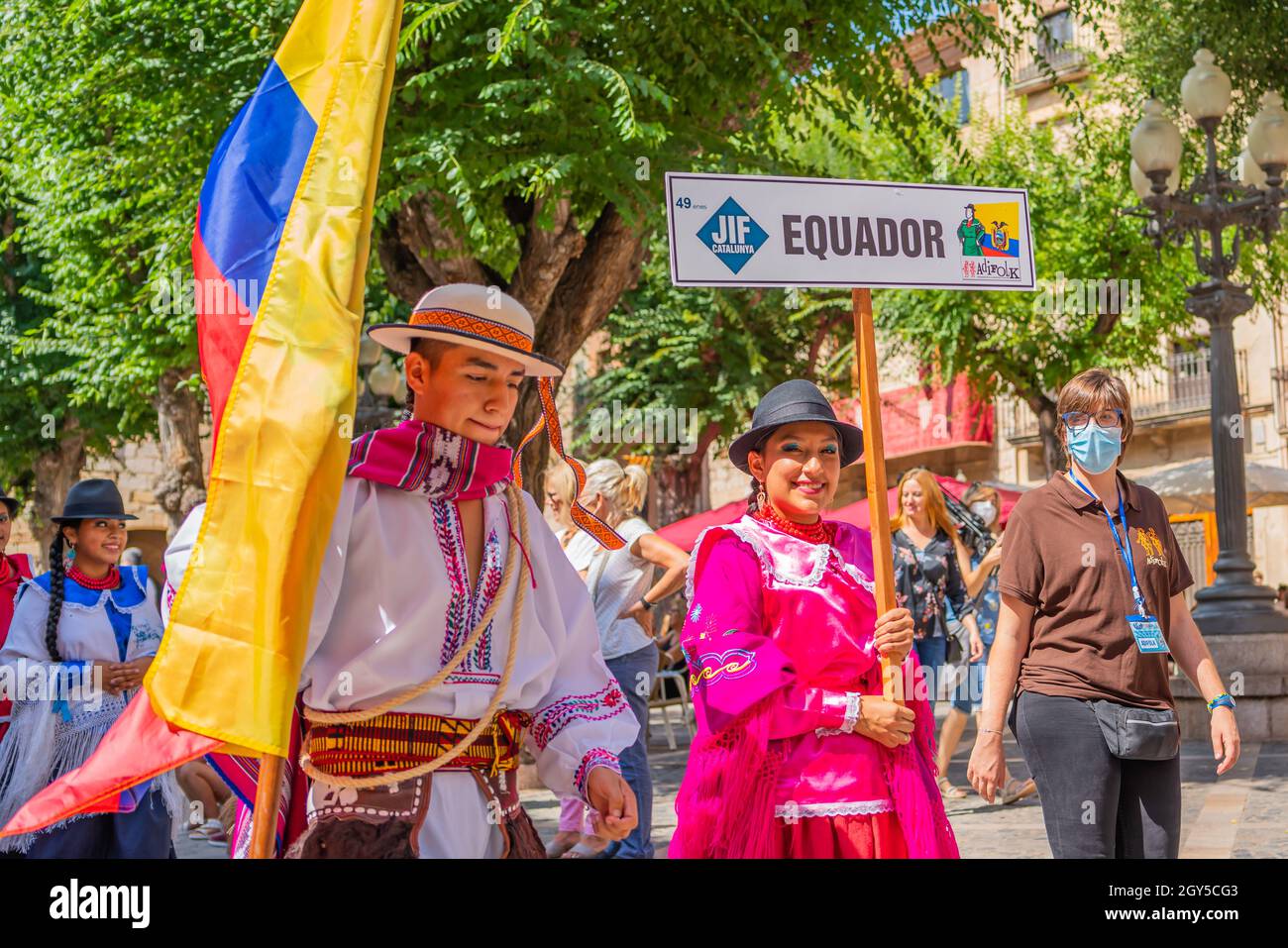 Ballerini popolari in Ecuador costumi al festival folk Mayor a Montblanc Spagna Foto Stock