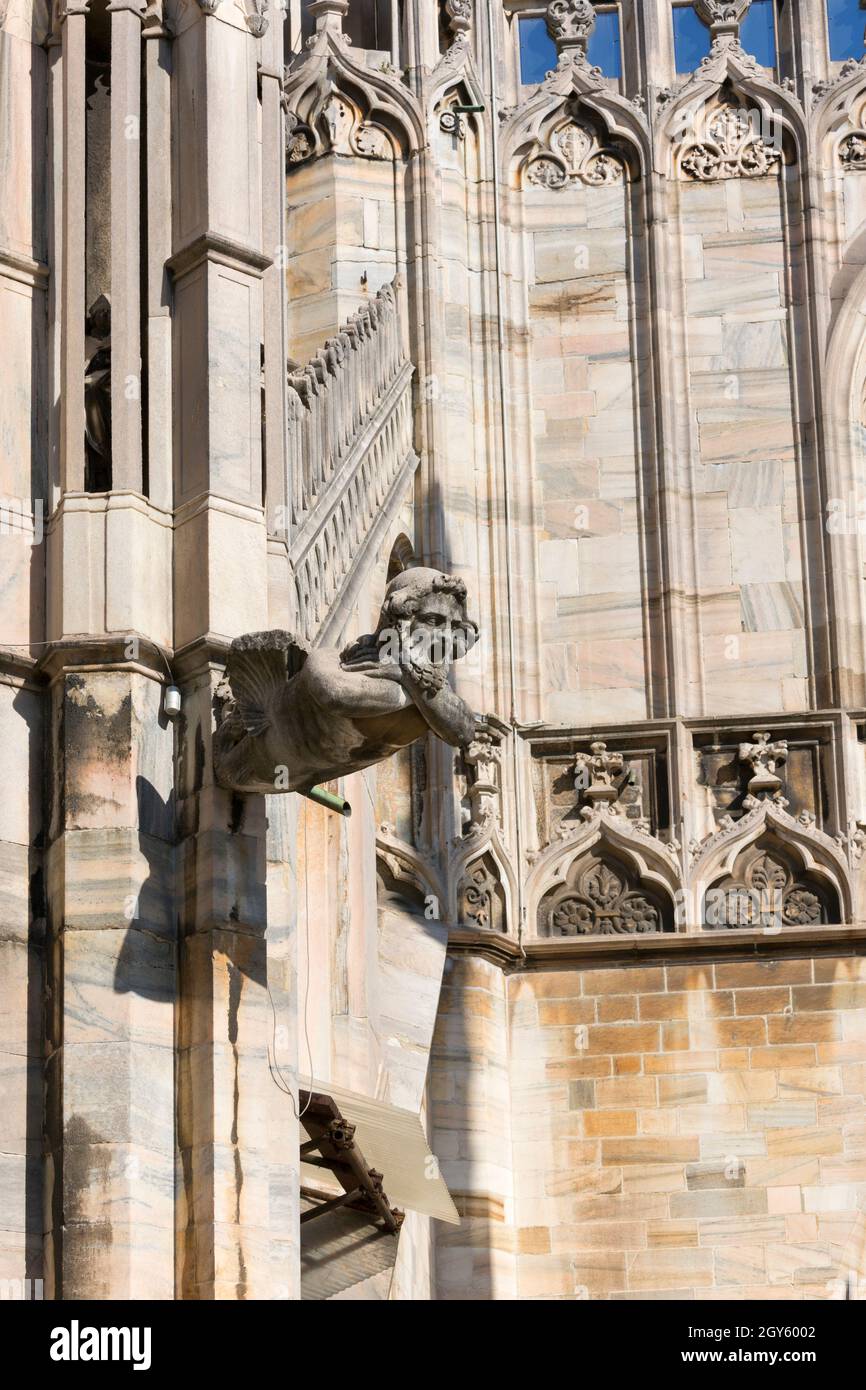 Duomo di Milano, chiesa gotica, dettagli della facciata, Milano, Italia. È la chiesa più grande d'Italia e la terza più grande dell'erba Foto Stock