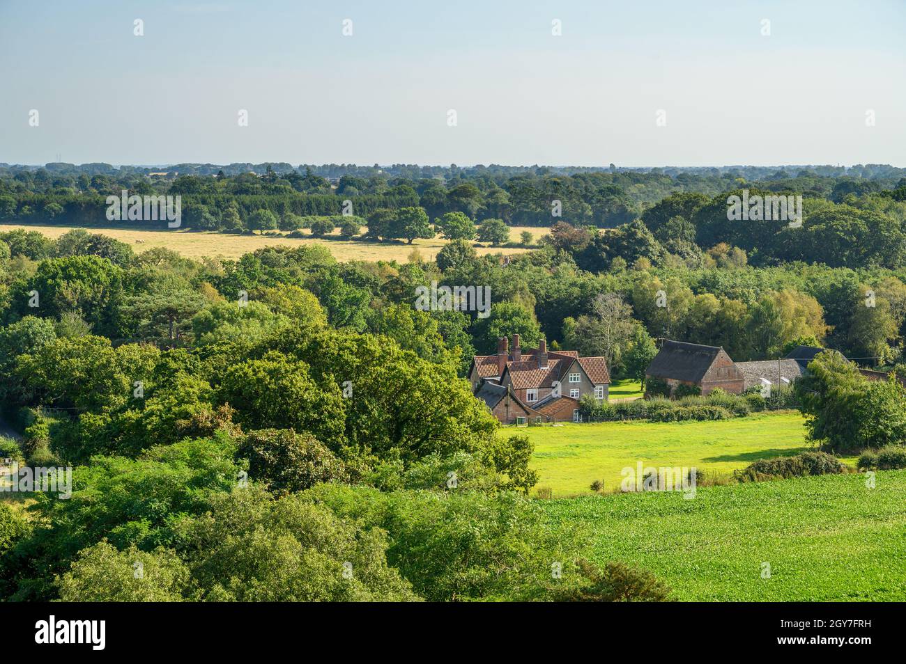 Fantastiche vedute su Norfolk Broads dalla cima della torre della chiesa di St Helen a Ranworth, Norfolk, Inghilterra. Foto Stock