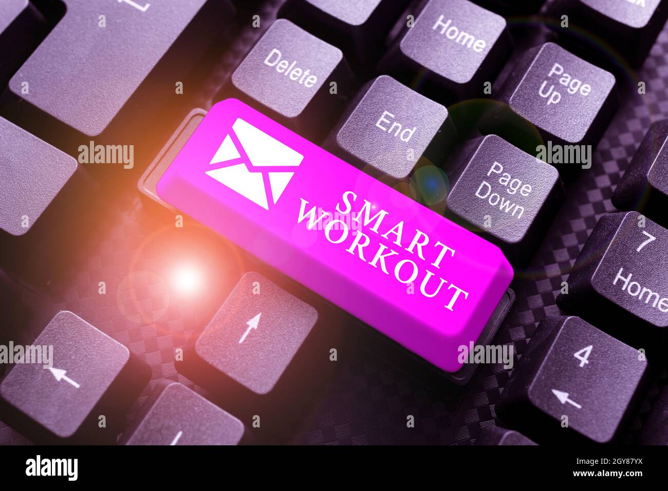 Ispirazione mostrando segno Smart Workout, Business idea properlyDesigned esercizio per massimizzare la crescita muscolare entrando nuovi codici di programmazione, digitando e Foto Stock