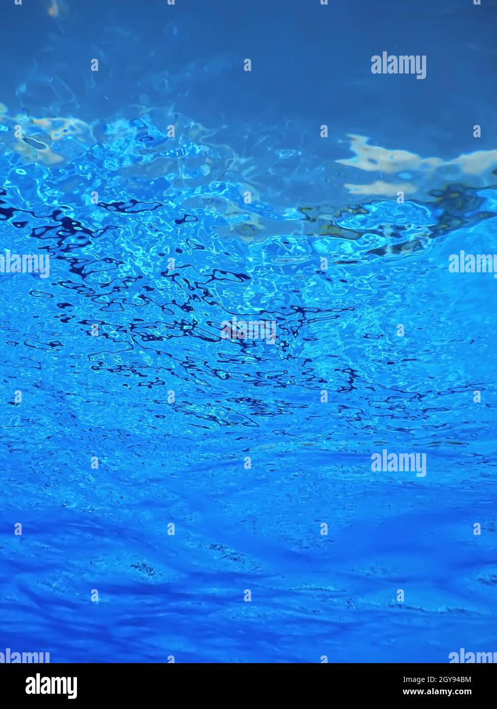Acqua superficie subacquea, piscina superficie acqua sfondo Foto Stock