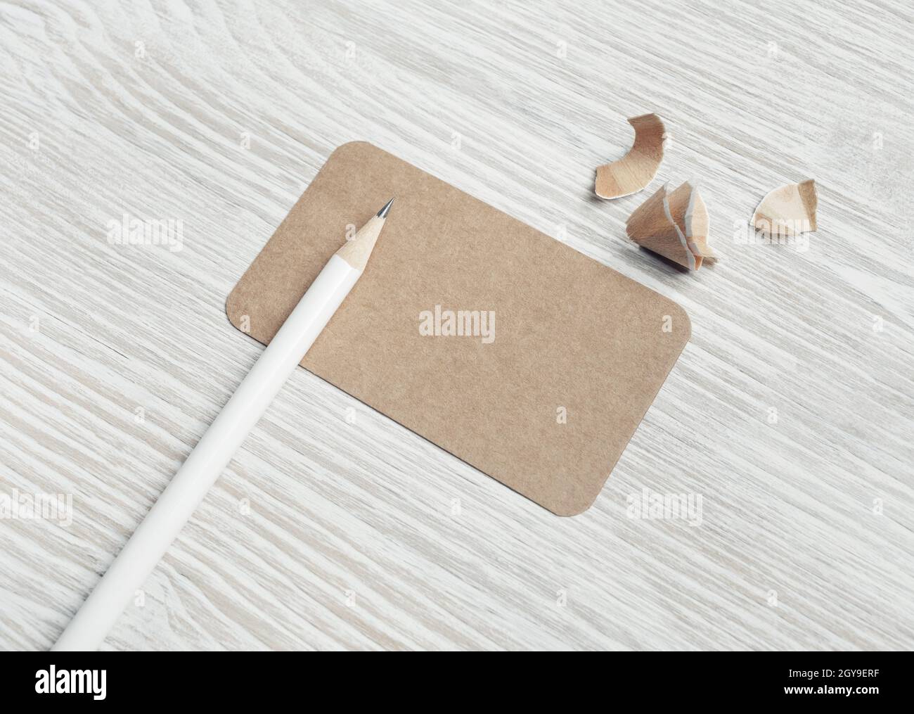 Biglietto da visita vintage vuoto e matita. Branding mock-up. Foto Stock