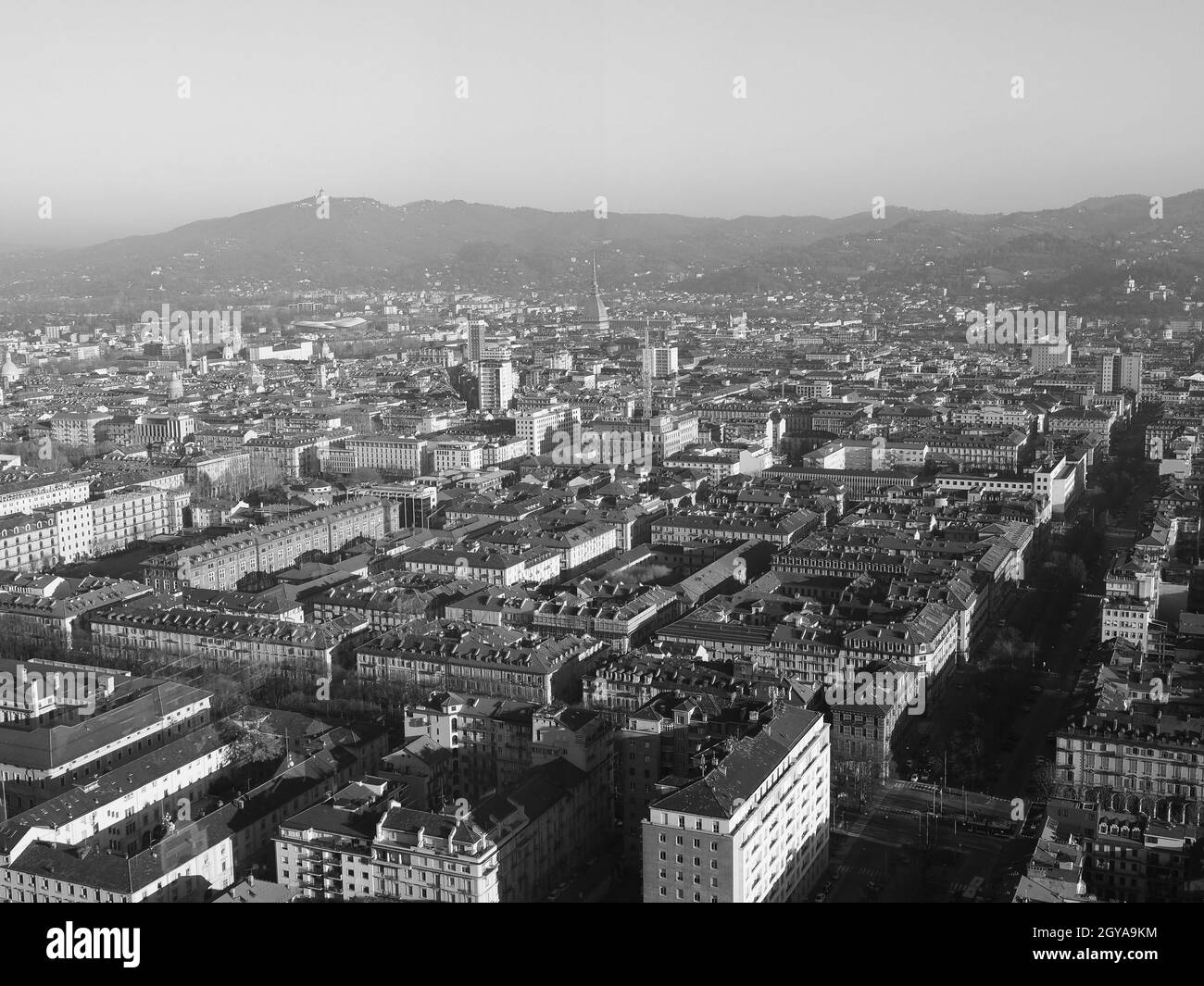 Veduta aerea della città di Torino, Italia con Piazza Castello in bianco e nero Foto Stock